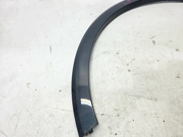 LISTWA Z BŁOTNIKA NAKŁADKA LEWY PRZÓD AUDI Q4 E-TRON 89A853717C