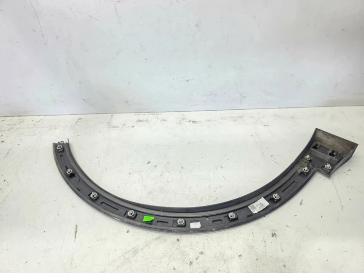 LISTWA Z BŁOTNIKA NAKŁADKA LEWY PRZÓD AUDI Q4 E-TRON 89A853717C