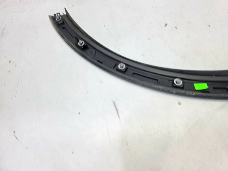 LISTWA Z BŁOTNIKA NAKŁADKA LEWY PRZÓD AUDI Q4 E-TRON 89A853717C