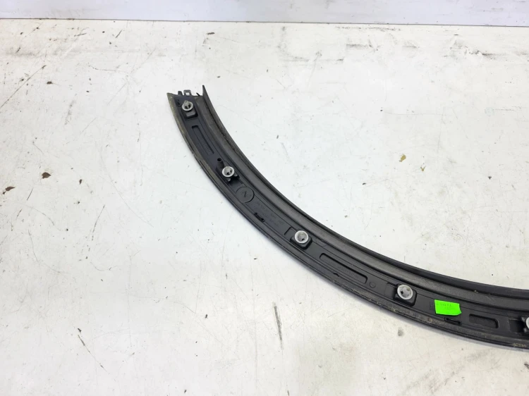 LISTWA Z BŁOTNIKA NAKŁADKA LEWY PRZÓD AUDI Q4 E-TRON 89A853717C