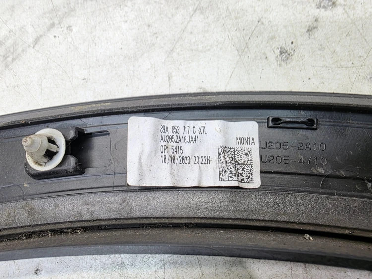 LISTWA Z BŁOTNIKA NAKŁADKA LEWY PRZÓD AUDI Q4 E-TRON 89A853717C