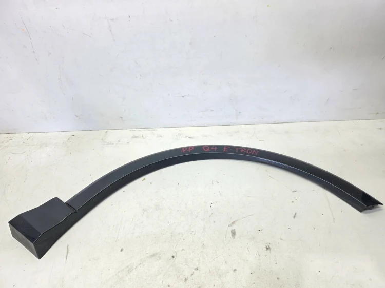 LISTWA Z BŁOTNIKA NAKŁADKA PRAWY PRZÓD AUDI Q4 E-TRON 89A853718C