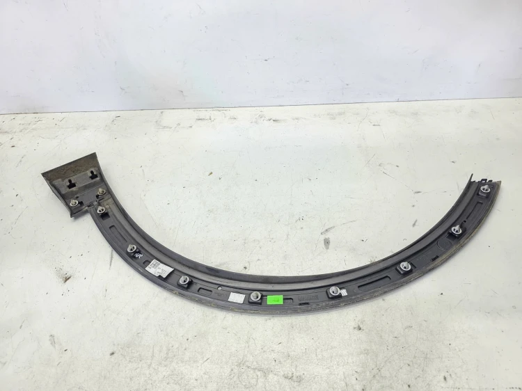 LISTWA Z BŁOTNIKA NAKŁADKA PRAWY PRZÓD AUDI Q4 E-TRON 89A853718C
