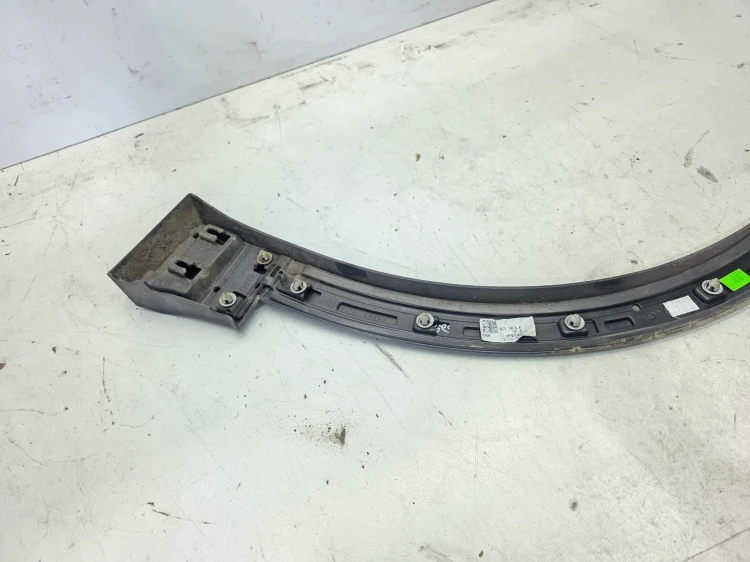 LISTWA Z BŁOTNIKA NAKŁADKA PRAWY PRZÓD AUDI Q4 E-TRON 89A853718C