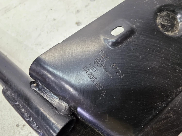 BELKA PODPORA WZMOCNIENIE PASA AUDI Q4 E-TRON 11A805303A