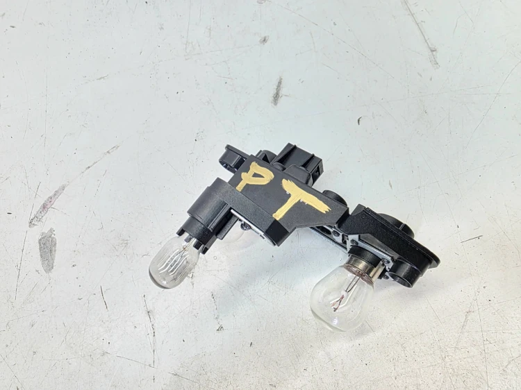 WKŁAD LAMPY PRAWY TYŁ W KLAPĘ AUDI A4 B8 LIFT SEDAN 181328-02
