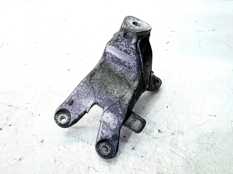 ŁAPA WSPORNIK MOCOWANIE SILNIKA PRAWE AUDI A4 B9 A5 8T Q5 8R 8K0199308BD