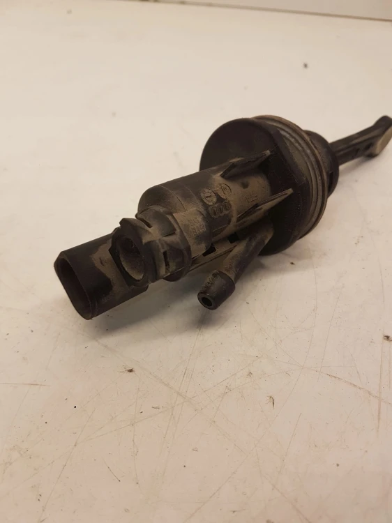 POMPKA SPRZĘGŁA AUDI A4 B8 A5 8T Q5 8K2721401E
