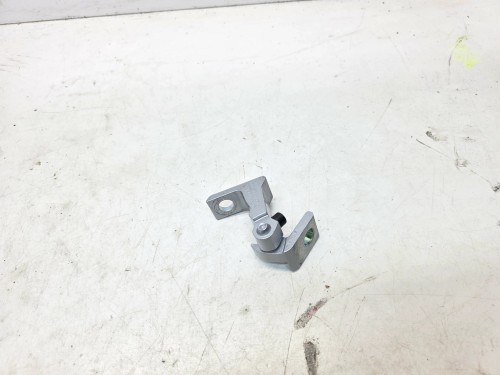 ZAWIAS DRZWI LEWY AUDI A1 8X Q3 8U A3 8V Q4 E-TRON 8X0831403F