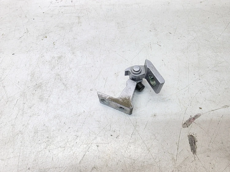ZAWIAS DRZWI LEWY AUDI A1 8X Q3 8U A3 8V Q4 E-TRON 8X0831403F