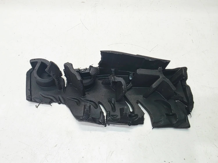OSŁONA WYGŁUSZENIE WTRYSKÓW AUDI VOLKSWAGEN SEAT SKODA 2.0 TDI 03L103954A