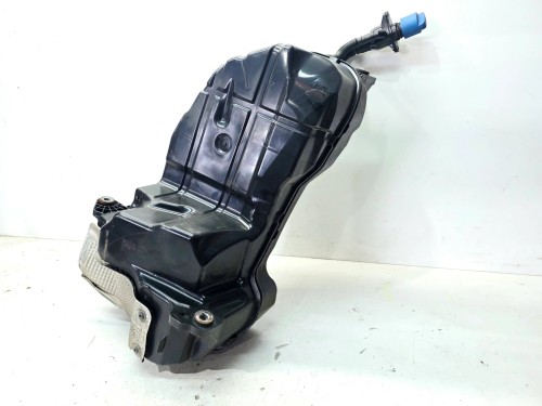 ZBIORNIK POMPA PŁYNU ŚRODKA REDUKUJĄCEGO AUDI Q7 4M 4M0131878BF