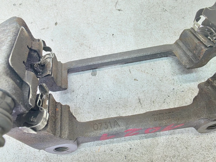 JARZMO ZACISKU TYŁ AUDI VW SEAT SKODA 1021-0731A