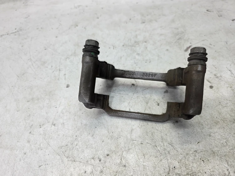 JARZMO ZACISKU HAMULCOWEGO TYŁ AUDI A4 A5 Q5 POD TARCZE 330 MM 8330-2326F