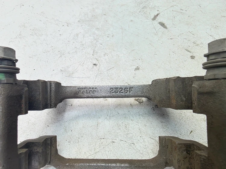 JARZMO ZACISKU HAMULCOWEGO TYŁ AUDI A4 A5 Q5 POD TARCZE 330 MM 8330-2326F