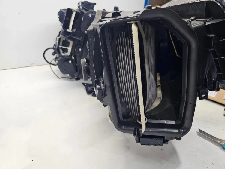 NAGRZEWNICA KOMPLETNA AUDI Q5 80A FY 80B816005R