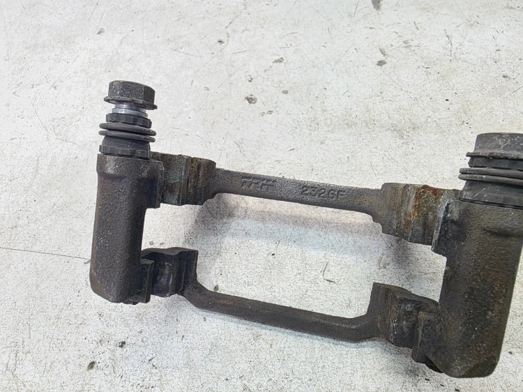 JARZMO ZACISKU HAMULCOWEGO TYŁ AUDI A4 A5 Q5 POD TARCZE 330 MM 8082-2326F
