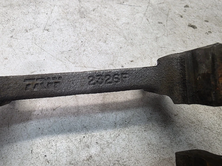 JARZMO ZACISKU HAMULCOWEGO TYŁ AUDI A4 A5 Q5 POD TARCZE 330 MM 8107-2326F