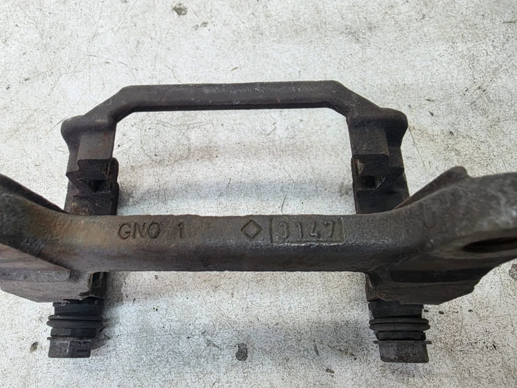 JARZMO ZACISKU HAMULCOWEGO TYŁ AUDI VW POD TARCZE 330 MM 3147 -2326C