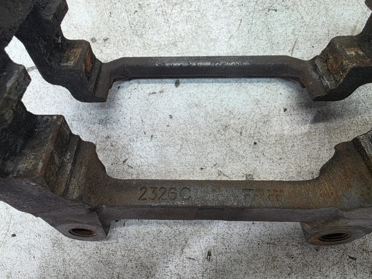 JARZMO ZACISKU HAMULCOWEGO TYŁ AUDI VW POD TARCZE 330 MM 3147 -2326C