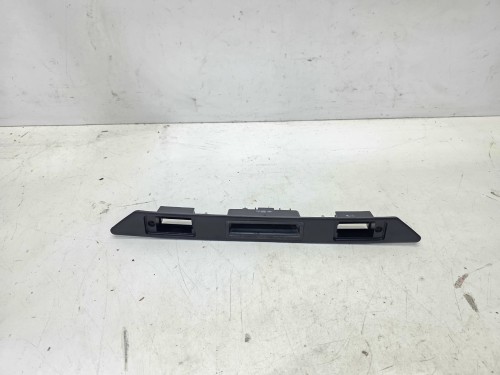 PODŚWIETLENIE OBUDOWA TABLICY AUDI A3 8P A4 B6 B7 A6 C6 8P4827574B