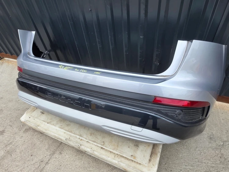 ZDERZAK TYŁ AUDI Q4 E-TRON SPORTBACK LZ7G 4XPDC KOMPLETNY !!!