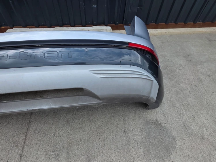 ZDERZAK TYŁ AUDI Q4 E-TRON SPORTBACK LZ7G 4XPDC KOMPLETNY !!!