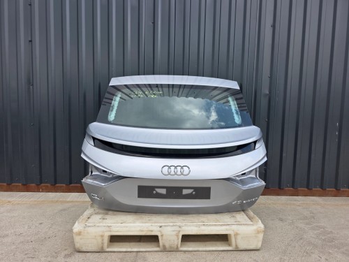 KLAPA TYLNA TYŁ AUDI Q4 E-TRON SPORTBACK LZ7G ORYGINAŁ !