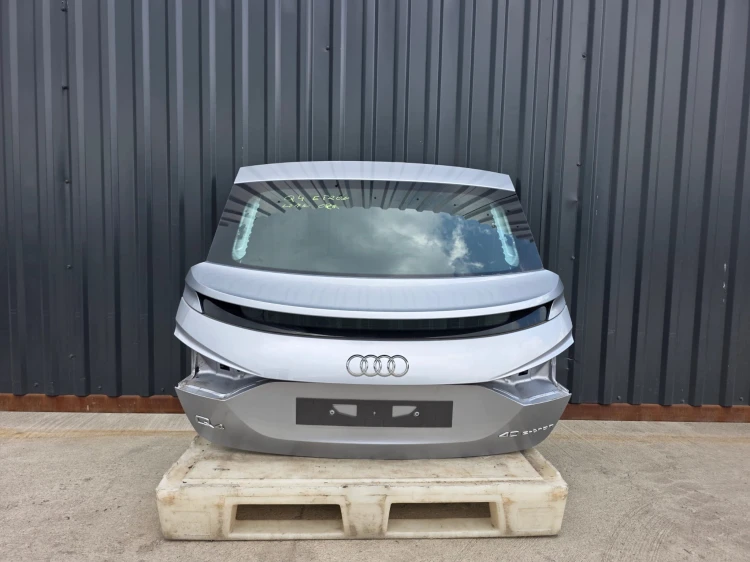KLAPA TYLNA TYŁ AUDI Q4 E-TRON SPORTBACK LZ7G ORYGINAŁ !