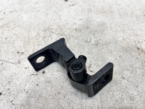 ZAWIAS DRZWI PRAWY DOLNY AUDI Q7 4M 8S0833404A