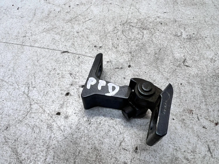 ZAWIAS DRZWI PRAWY DOLNY AUDI Q7 4M 8S0833404A