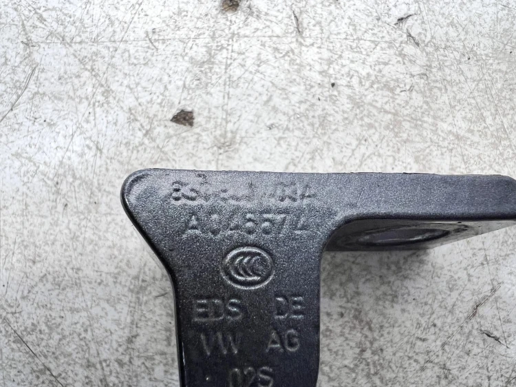ZAWIAS DRZWI LEWY DOLNY AUDI Q7 4M 8S0833403A