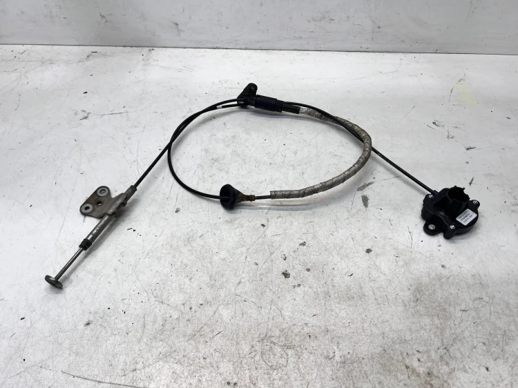 CIĘGNO LINKA ODBLOKOWANIE AWARYJNE SKRZYNI AUDI Q7 4M 4M2713035B