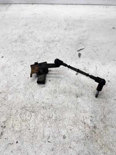 CZUJNIK POZIOMU POZIOMOWANIA ŚWIATEŁ AUDI Q7 4M 4M0941309H