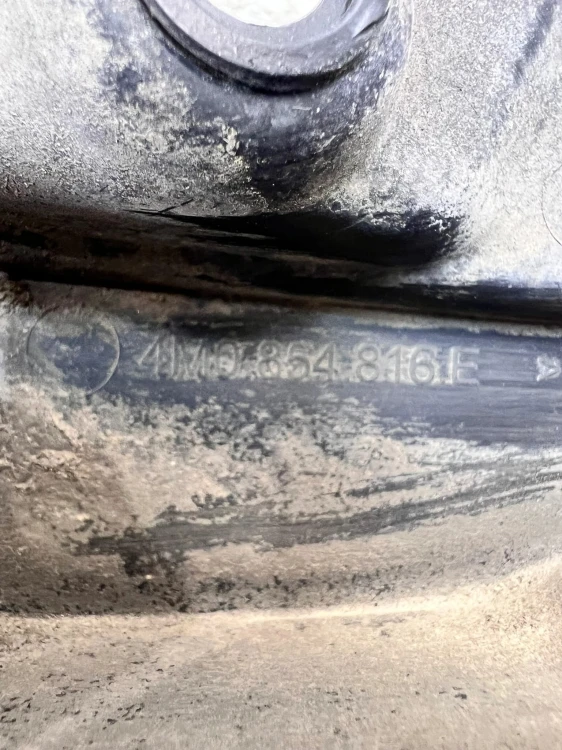 CHLAPACZ SPOJLER NADKOLA ZEWNĘTRZNY PRAWY TYŁ AUDI Q7 4M 4M0854816E