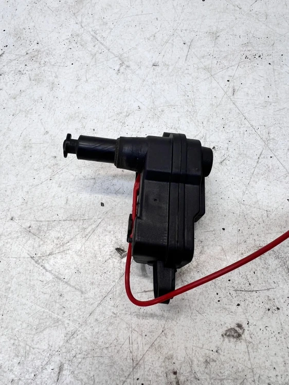 SIŁOWNIK KLAPKI PALIWA AUDI Q7 4M 8S0862153