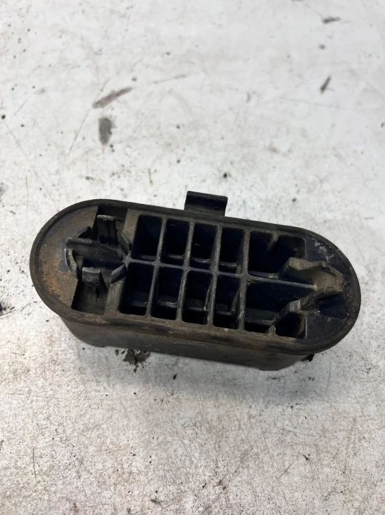 UCHWYT PODNOŚNIKA LEWARKA AUDI Q7 4M 4M0802847A