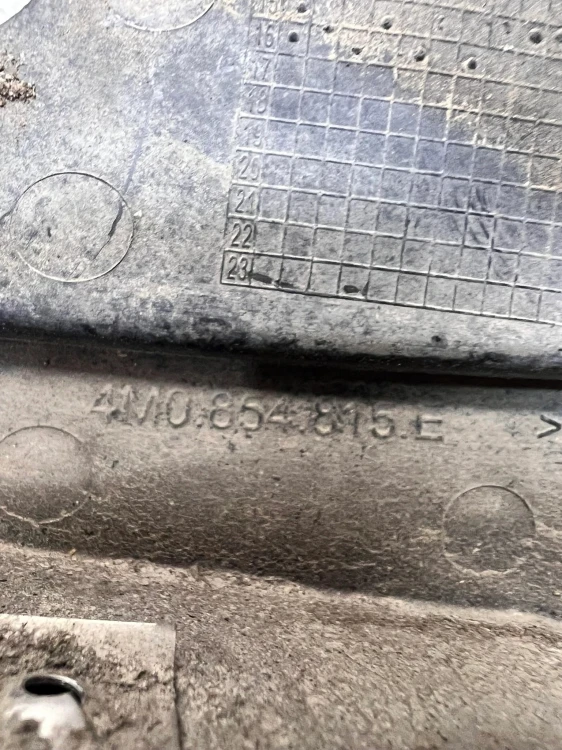 CHLAPACZ SPOJLER NADKOLA ZEWNĘTRZNY LEWY TYŁ AUDI Q7 4M 4M0854815E