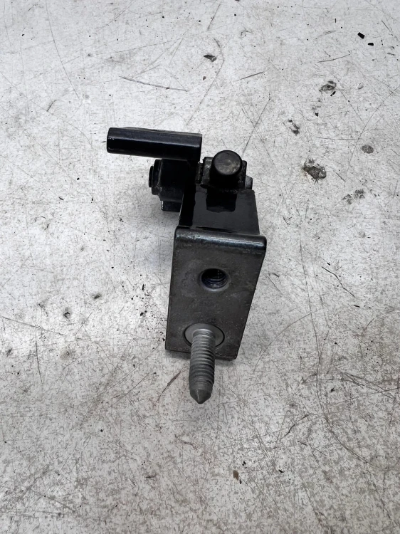 ZAWIAS DRZWI PRAWY GÓRNY AUDI Q7 4M 4M0831404A