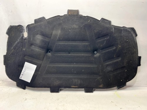 WYGŁUSZENIE MASKI AUDI A3 8V 8V0863825