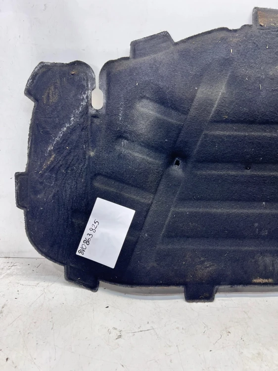 WYGŁUSZENIE MASKI AUDI A3 8V 8V0863825