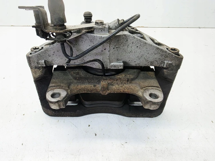ZACISK HAMULCOWY JARZMO PRAWY PRZÓD AUDI A3 8P A4 B7 A6 C6 981 345MM