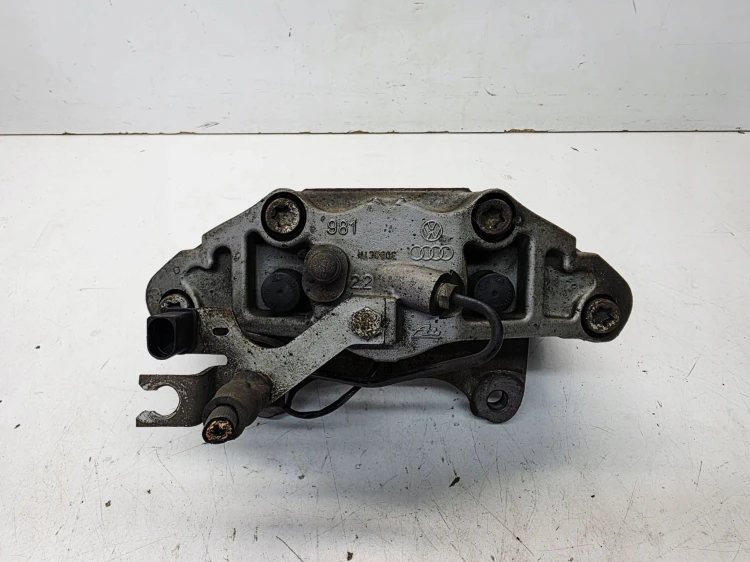 ZACISK HAMULCOWY JARZMO PRAWY PRZÓD AUDI A3 8P A4 B7 A6 C6 981 345MM