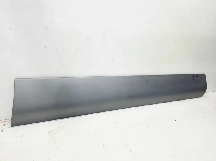 LISTWA DOLNA DRZWI PRAWY PRZÓD AUDI Q7 4L 4L0853960A/B