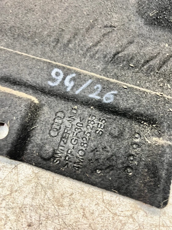 OSŁONA PODWOZIA AUDI Q7 4M 4M0825285 94/26