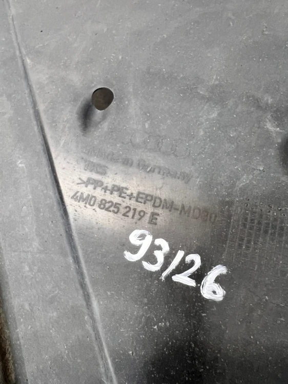 OSŁONA PODWOZIA AUDI Q7 4M 4M0825219E 93/26