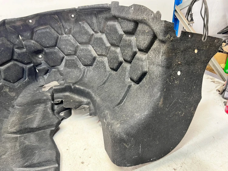 NADKOLE MATERIAOWE LEWY TYŁ AUDI Q7 4M 4M0810171G