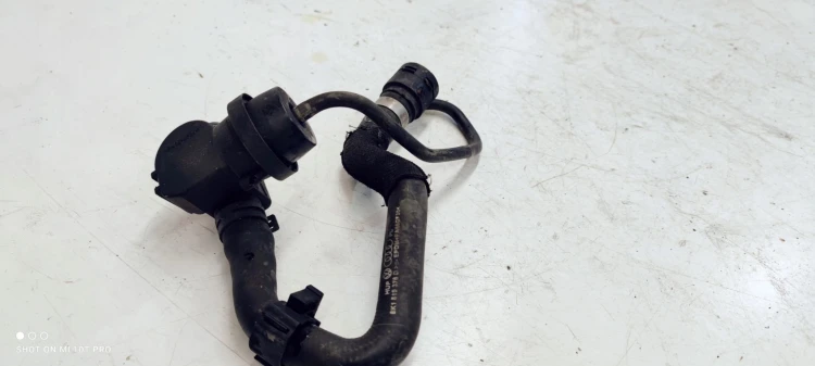 WĄŻ RURA WODY AUDI A4 A5 Q5 8K1819376D