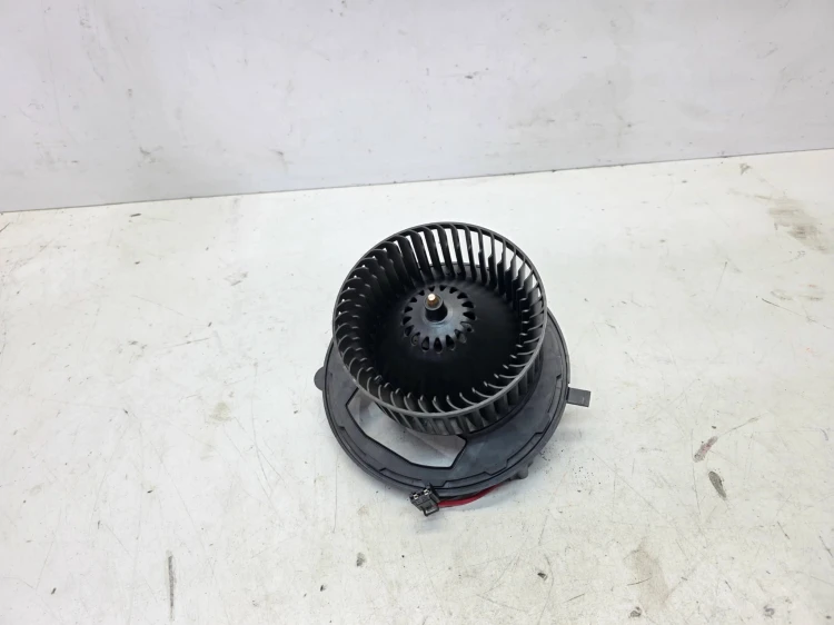 WENTYLATOR DMUCHAWA NAGRZEWNICY AUDI VOLKSEAGEN SEAT SKODA 5Q1819021B