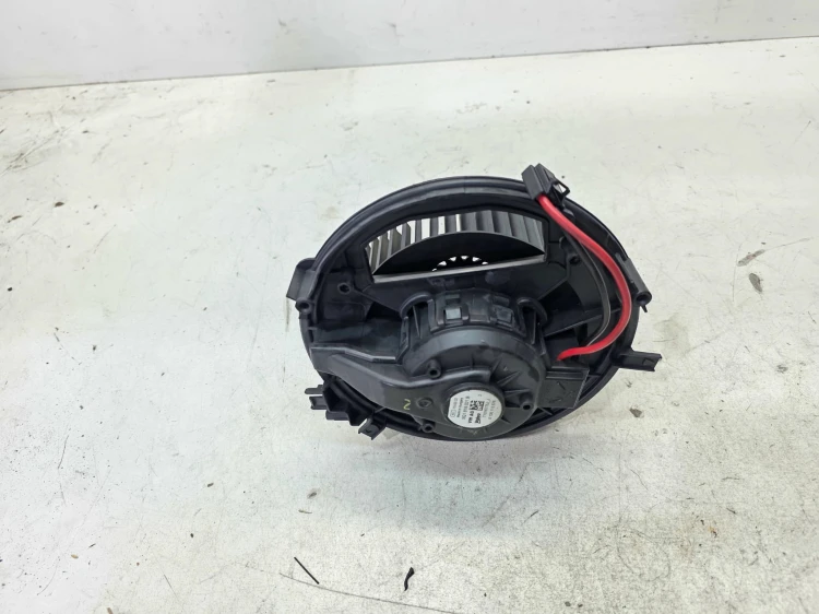 WENTYLATOR DMUCHAWA NAGRZEWNICY AUDI VOLKSEAGEN SEAT SKODA 5Q1819021B